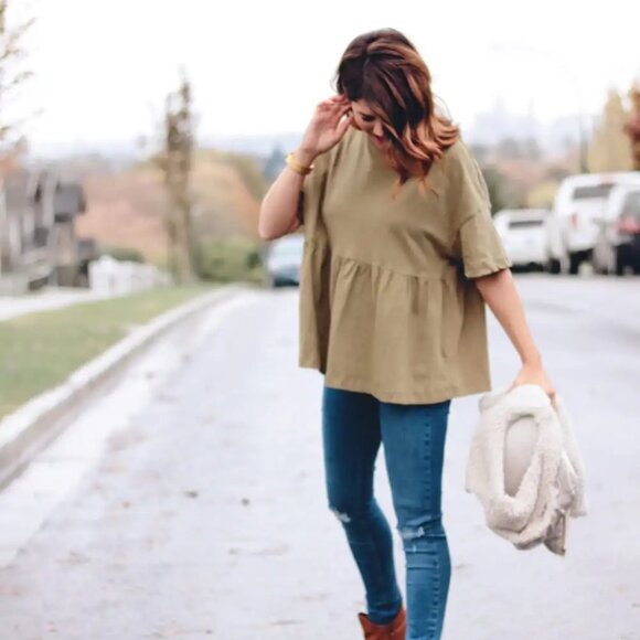 Goodnight Macaroon Loulou Short Sleeve Tee - Picture 3 of 5